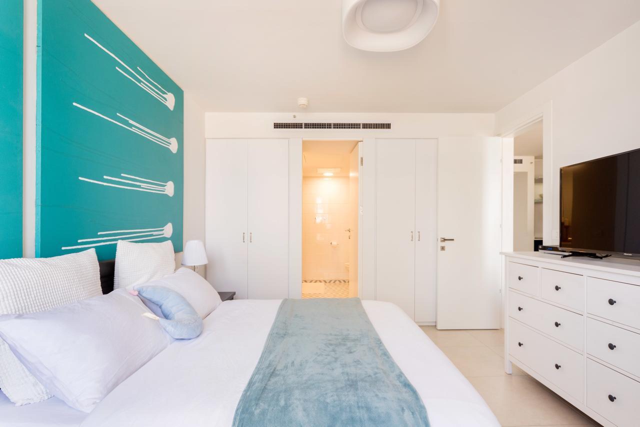 Beach Apartment- Breathtaking Views With Bomb Shelter Herzliya Luaran gambar